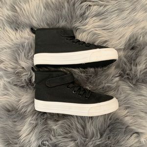 3/$20 H&M boys hightop shoes